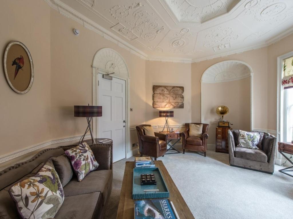 Darwin'S Townhouse Acomodação com café da manhã Shrewsbury Exterior foto The Drawing Room